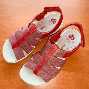 Clark’s Cloud Steppers Sandals